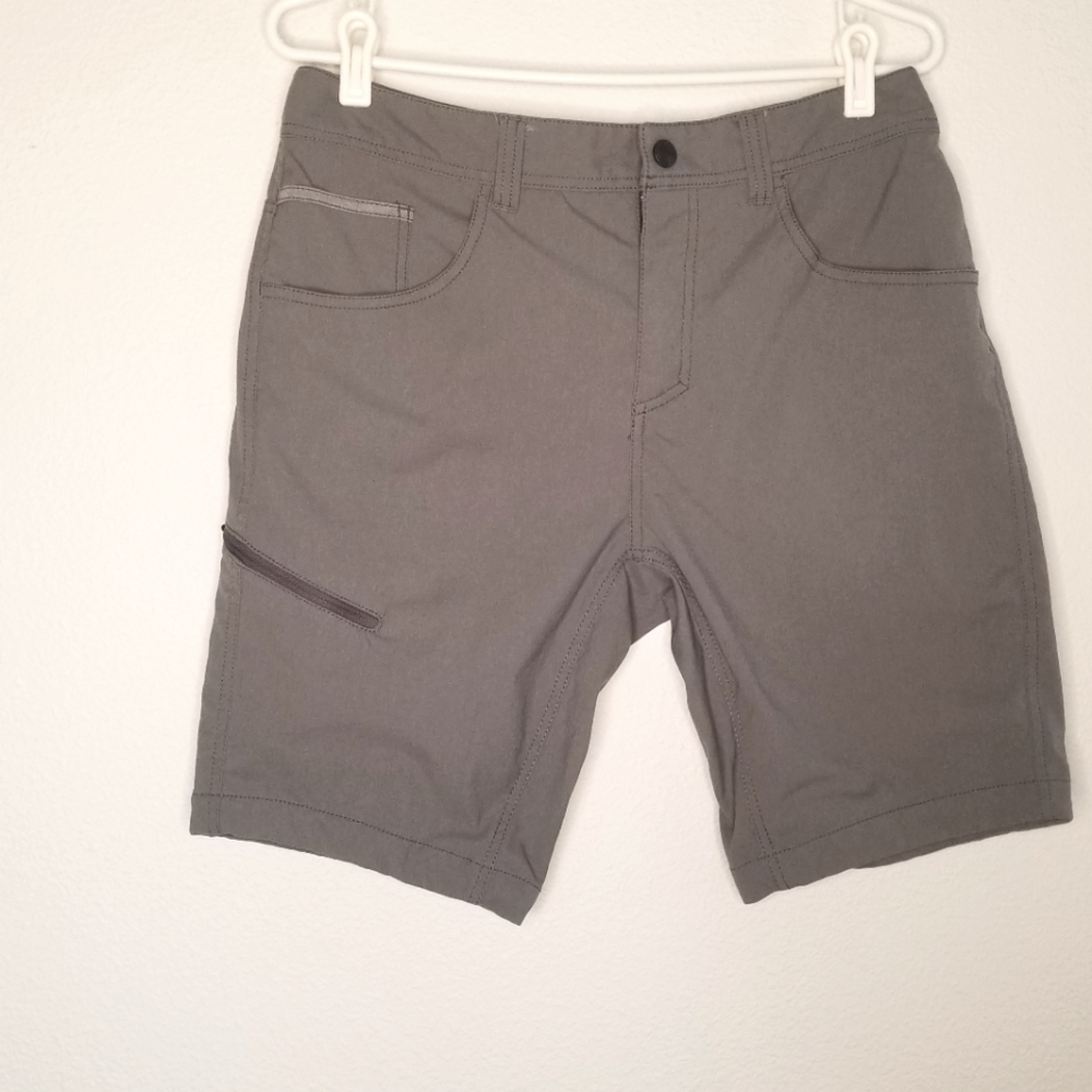 Royal Robbins gray hiking shorts gorpcore